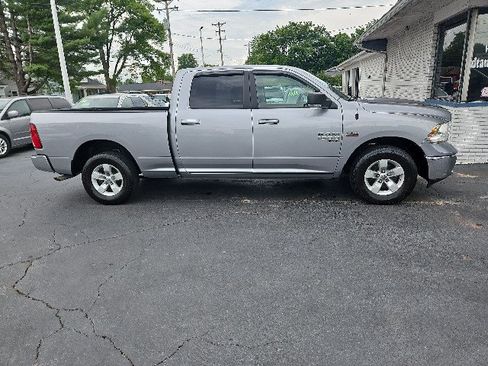 Used 2020 RAM 1500 Classic SLT w/ Luxury Group RWD image 2