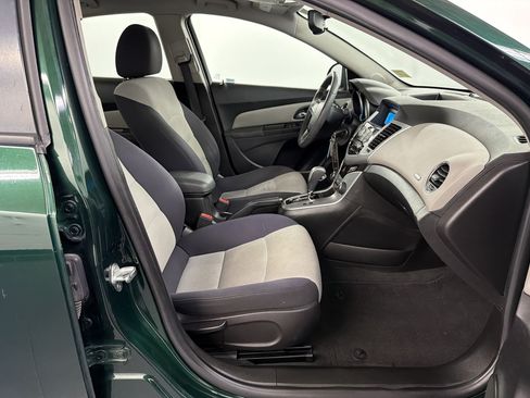 Used 2014 Chevrolet Cruze LS FWD image 27