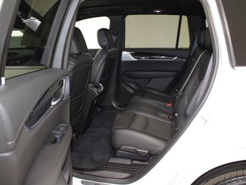 Used 2024 Cadillac XT6 Premium Luxury image 27