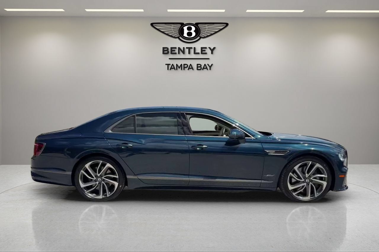 Used 2025 Bentley Flying Spur Plug-In Hybrid AWD/4WD image 5