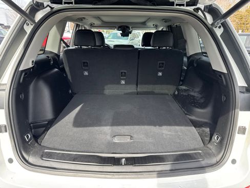 Used 2023 Jeep Grand Cherokee Limited w/ Luxury Tech Group II image 37