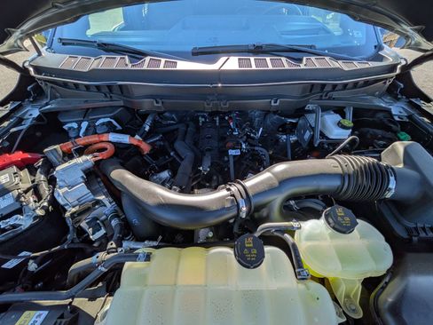 Certified 2025 Ford F150 King Ranch w/ FX4 Off-Road Package image 5