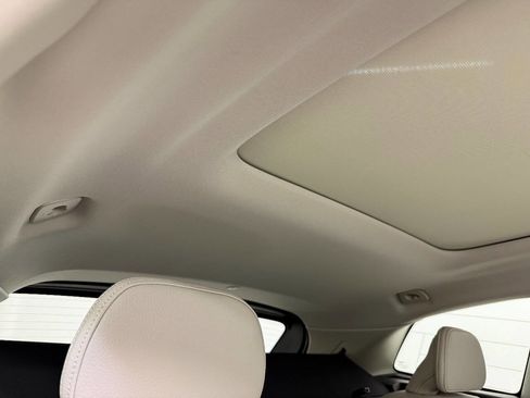 Used 2023 Volvo XC60 B5 Plus AWD/4WD image 29