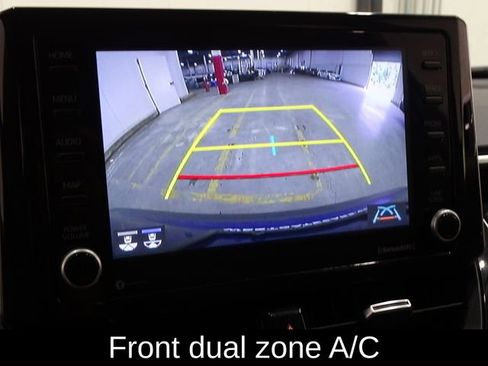 Used 2022 Toyota Corolla Cross XLE image 8