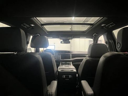 Used 2023 GMC Yukon Denali AWD/4WD image 6