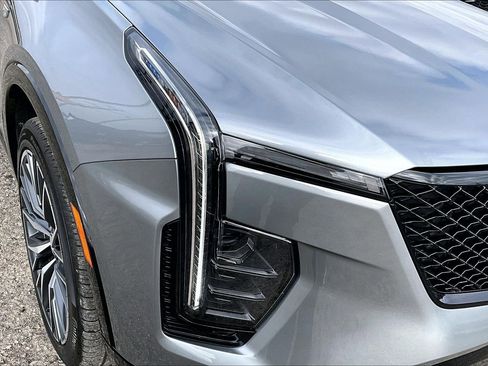 Used 2024 Cadillac XT4 Sport image 30