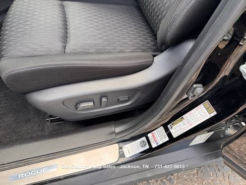 Used 2019 Nissan Rogue SV w/ Premium Package FWD image 27