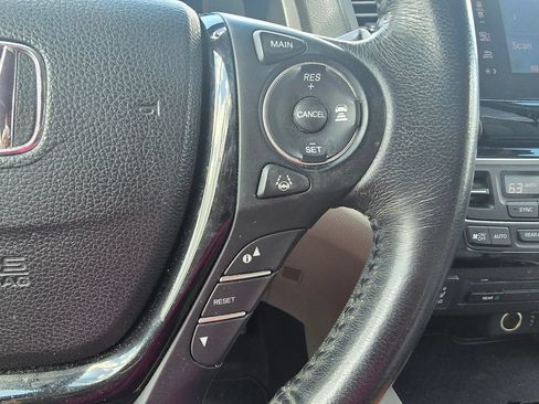 Used 2016 Honda Pilot Touring image 28