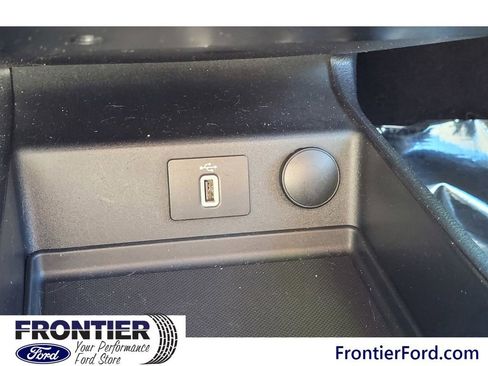 Used 2017 Ford Fusion SE w/ Equipment Group 201A image 25