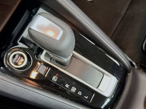 Used 2024 Nissan Versa SR FWD image 16