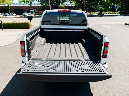 New 2025 Nissan Frontier SV w/ SV Convenience Package image 8