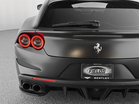 Used 2018 Ferrari GTC4Lusso T image 44