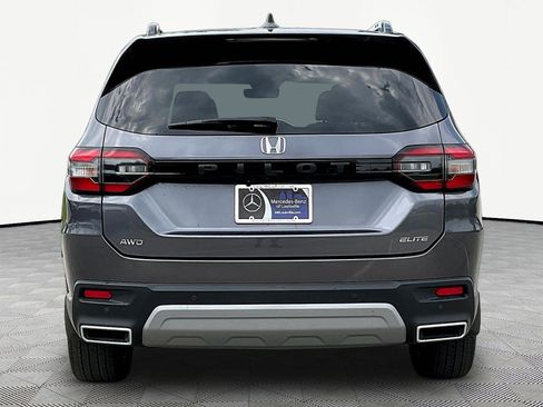 Used 2023 Honda Pilot Elite image 5