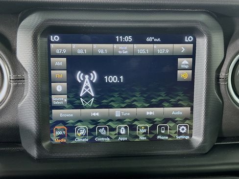 Used 2023 Jeep Wrangler Sahara w/ Cold Weather Group image 19