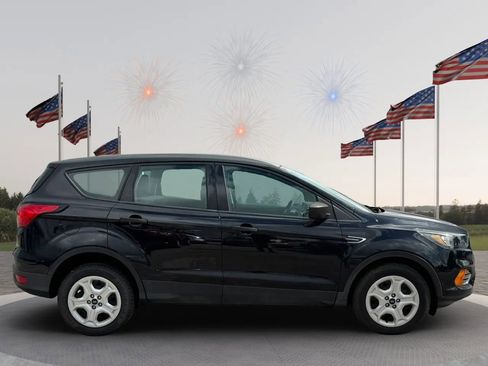 Used 2019 Ford Escape S image 10
