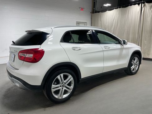 Used 2018 Mercedes-Benz GLA 250 4MATIC w/ Premium Package image 4