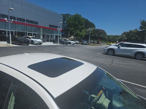 Used 2011 Lincoln MKZ FWD image 12