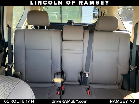 Used 2022 Lexus GX 460 Premium image 16