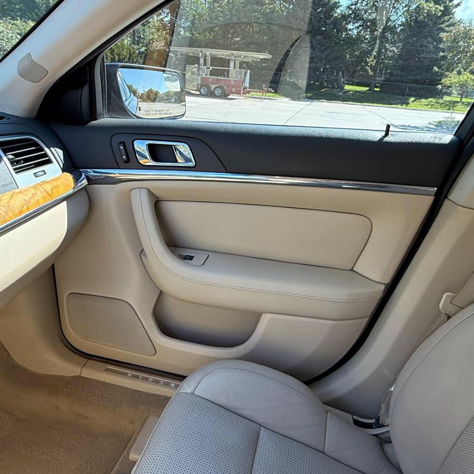 Used 2010 Lincoln MKS FWD image 32