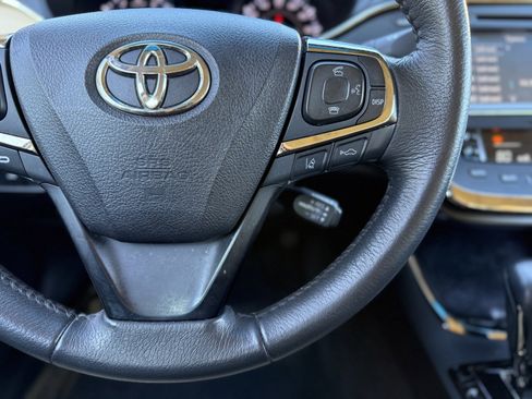 Used 2018 Toyota Avalon XLE image 26