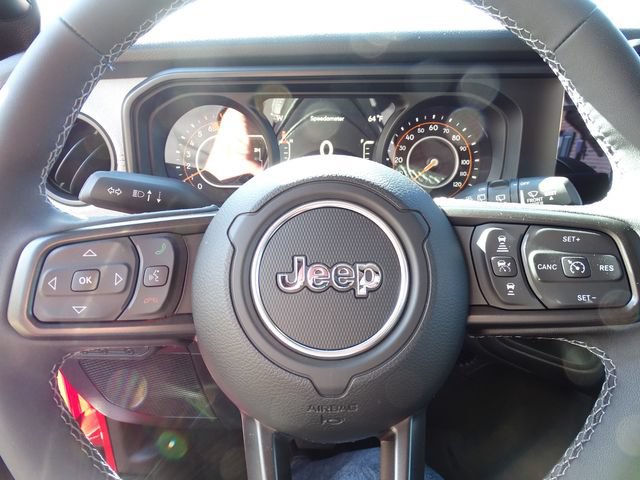 Used 2026 Jeep Wrangler Sport AWD/4WD image 15