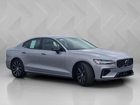 Certified 2025 Volvo S60 T8 Plus AWD/4WD image 8