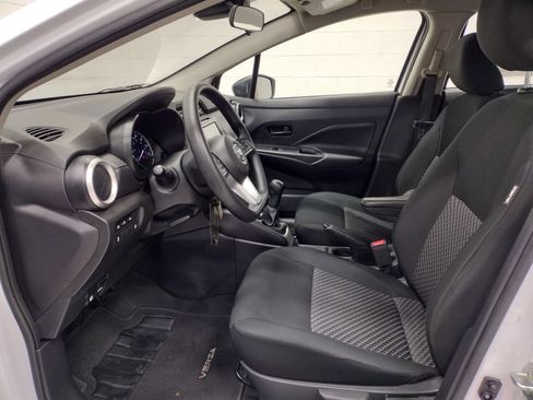Used 2022 Nissan Versa S image 19
