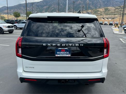 Used 2025 Ford Expedition Active AWD/4WD image 9