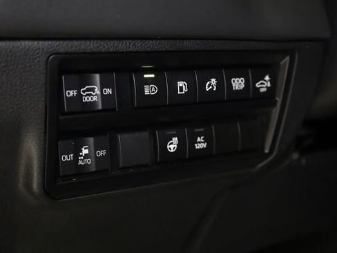 Used 2023 Toyota Sequoia Platinum image 14