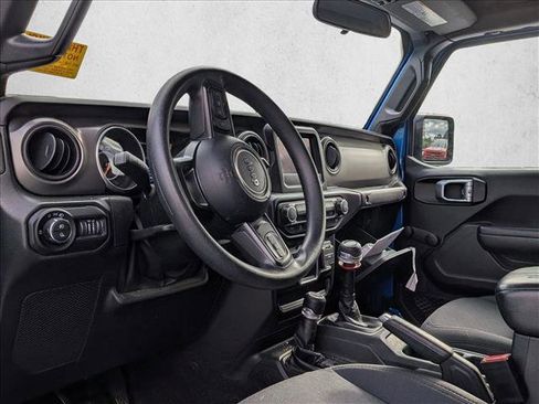 Used 2022 Jeep Gladiator Sport AWD/4WD image 9