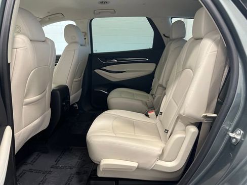 Used 2022 Buick Enclave Essence image 17