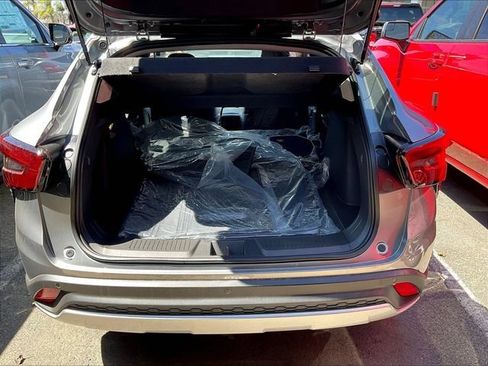 New 2026 Chevrolet Trax LT w/ Driver Confidence Package FWD image 13