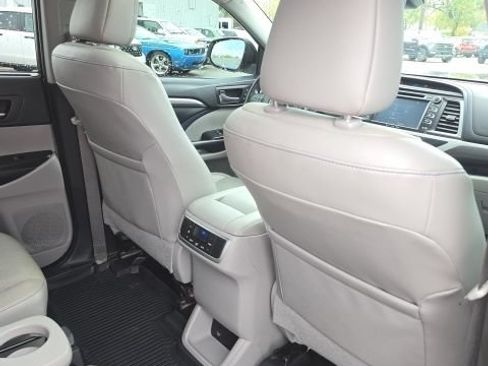 Used 2019 Toyota Highlander Limited w/ Protection Package #3 AWD/4WD image 30