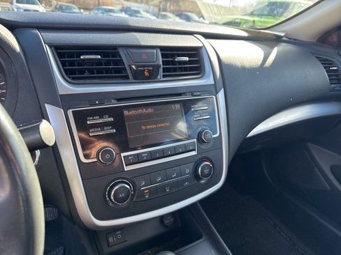 Used 2017 Nissan Altima 2.5 SR w/ LED Appearance Package image 21