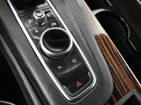 Used 2023 Cadillac Escalade Premium Luxury image 26