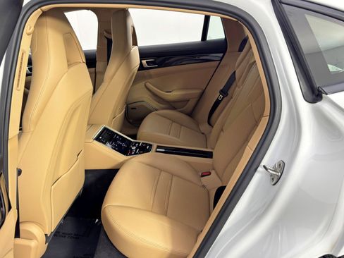 Used 2021 Porsche Panamera 4S image 45
