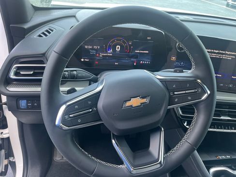 New 2026 Chevrolet Traverse LT w/ Driver Confidence Package FWD image 15