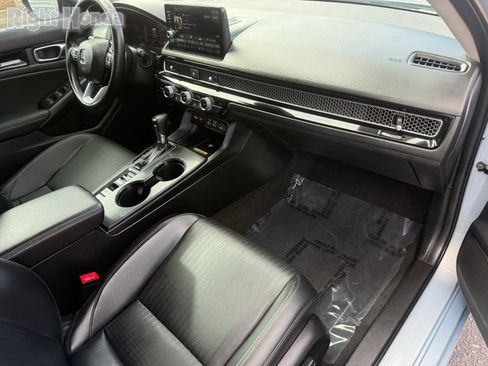 Used 2023 Honda Civic Touring image 29