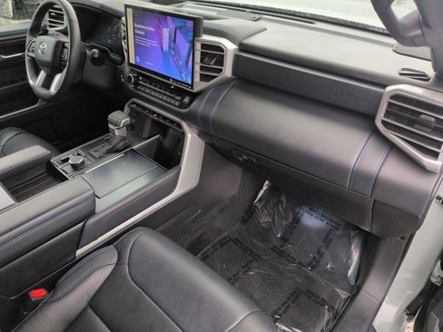 Used 2024 Toyota Tundra Platinum AWD/4WD image 37