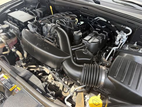 Used 2025 Dodge Durango GT AWD/4WD image 36
