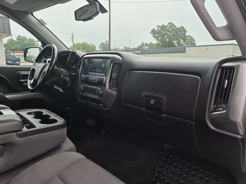 Used 2018 Chevrolet Silverado 1500 LT AWD/4WD image 51