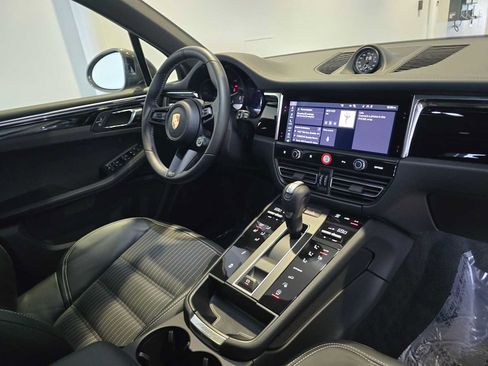 Used 2025 Porsche Macan Turbo AWD/4WD image 12