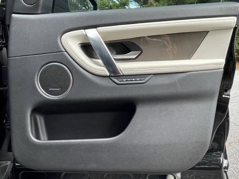 Used 2020 Land Rover Discovery Sport SE R-Dynamic image 19