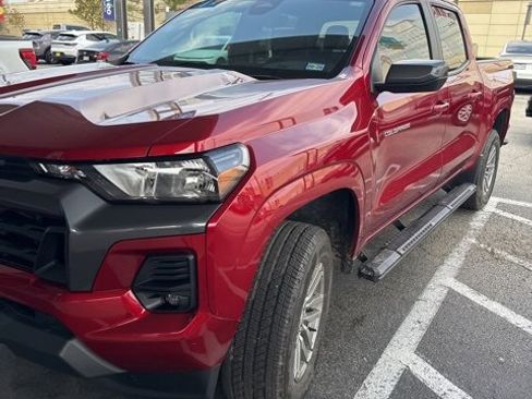 Used 2023 Chevrolet Colorado LT w/ LT Convenience Package image 4