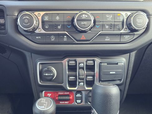Used 2026 Jeep Gladiator Rubicon AWD/4WD image 21