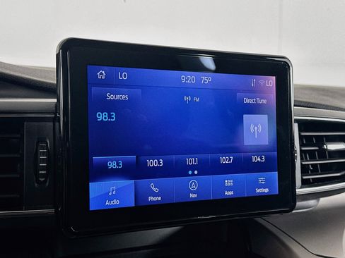 Used 2022 Ford Explorer XLT w/ Equipment Group 202A AWD/4WD image 21
