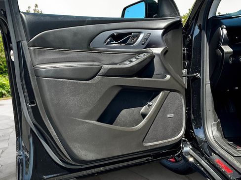 Used 2021 Chevrolet Traverse Premier w/ Redline Edition FWD image 23
