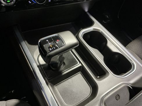 Used 2022 Chevrolet Silverado 1500 RST AWD/4WD image 23