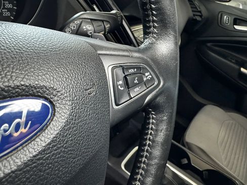 Used 2017 Ford Escape SE w/ Equipment Group 201A FWD image 24