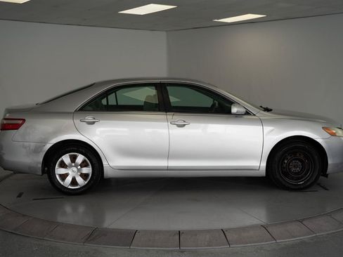 Used 2009 Toyota Camry FWD image 6